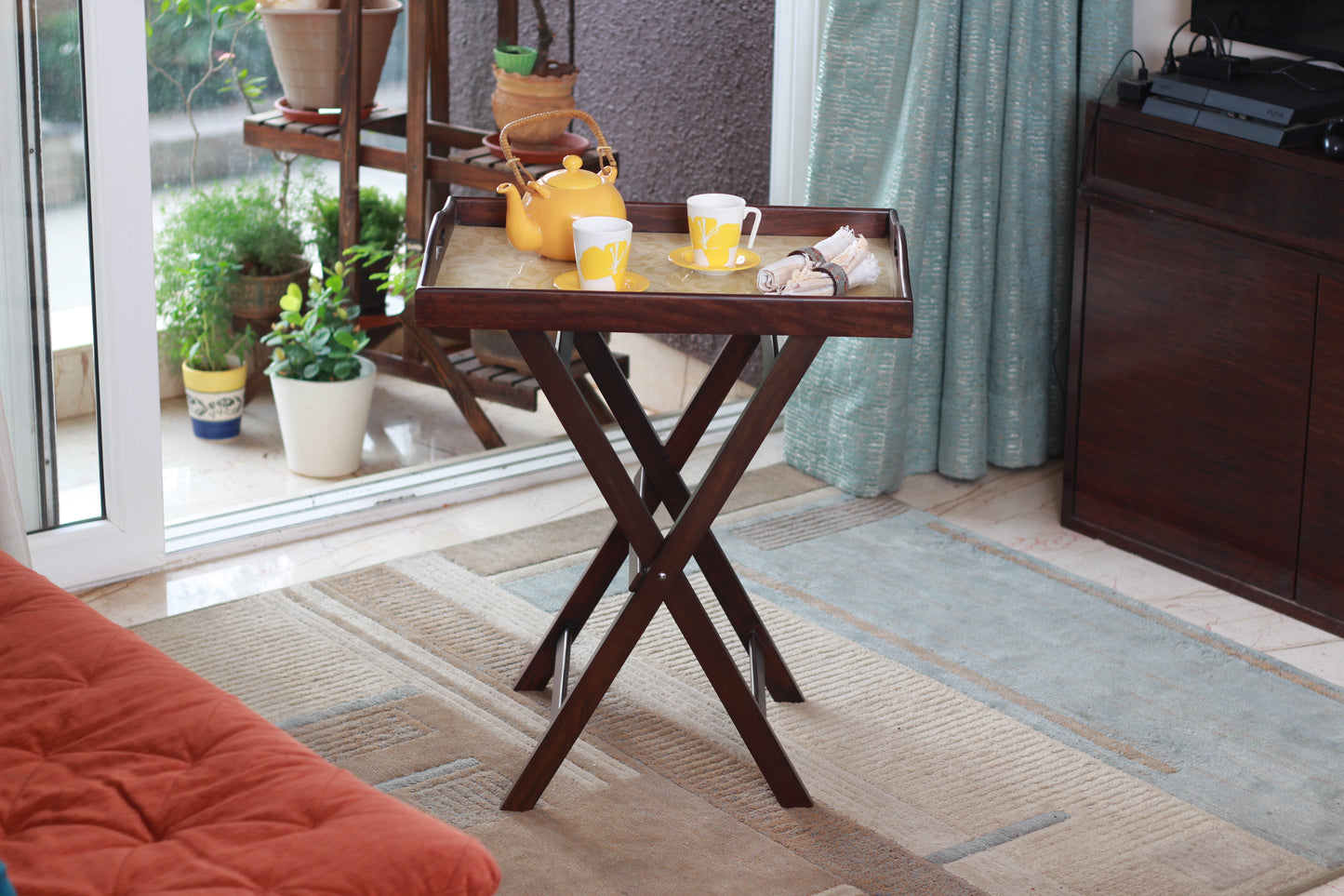 Tea tray with stand